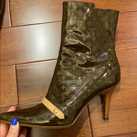 Heels - Picture 2 of 6